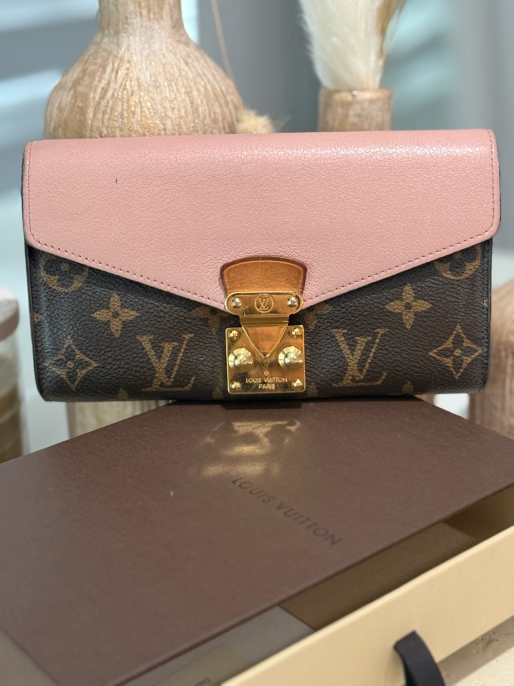 Louis Vuitton Pallas Wallet: Rose Ballerina - Picture 13 of 15